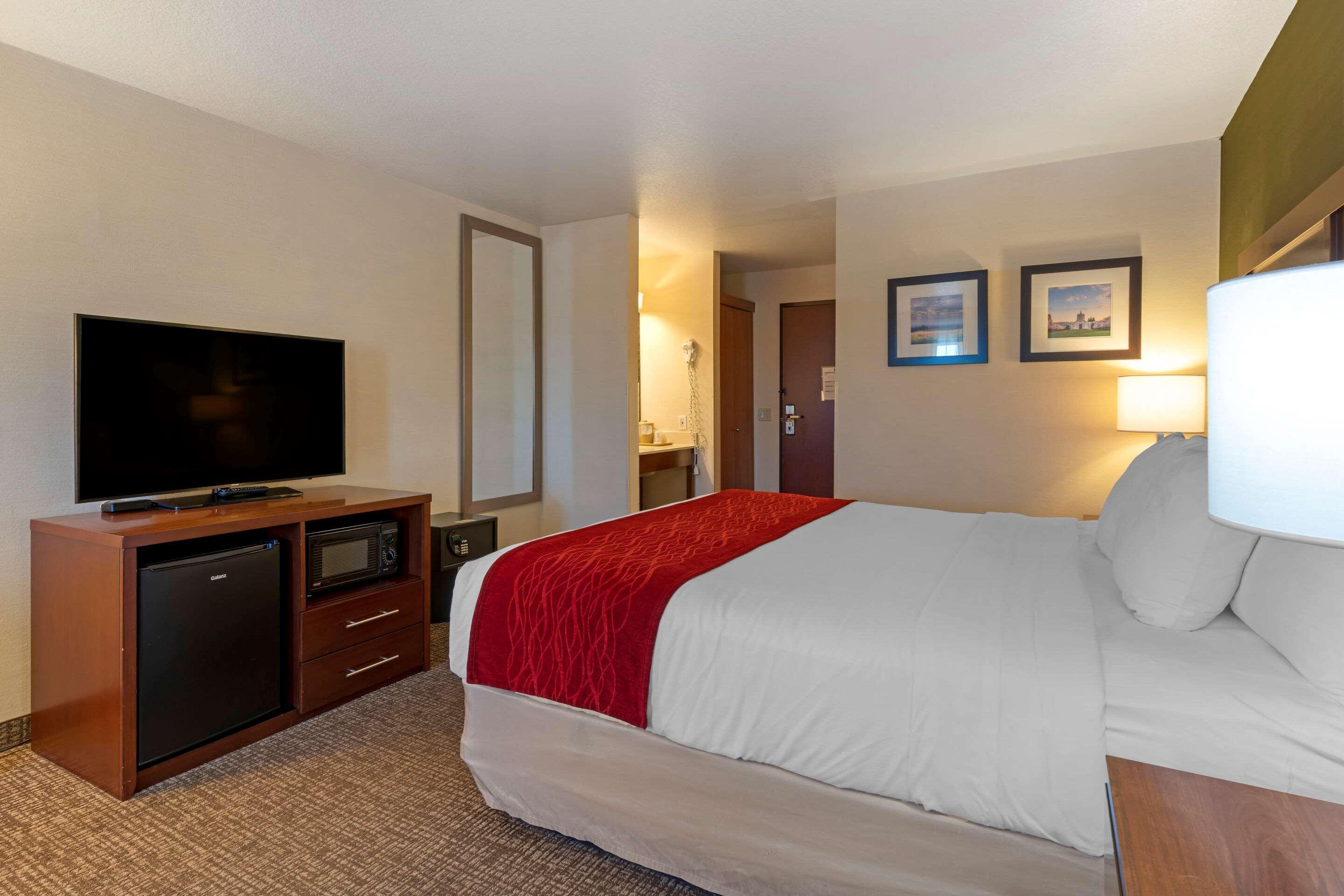 Comfort Inn & Suites Салем Екстериор снимка