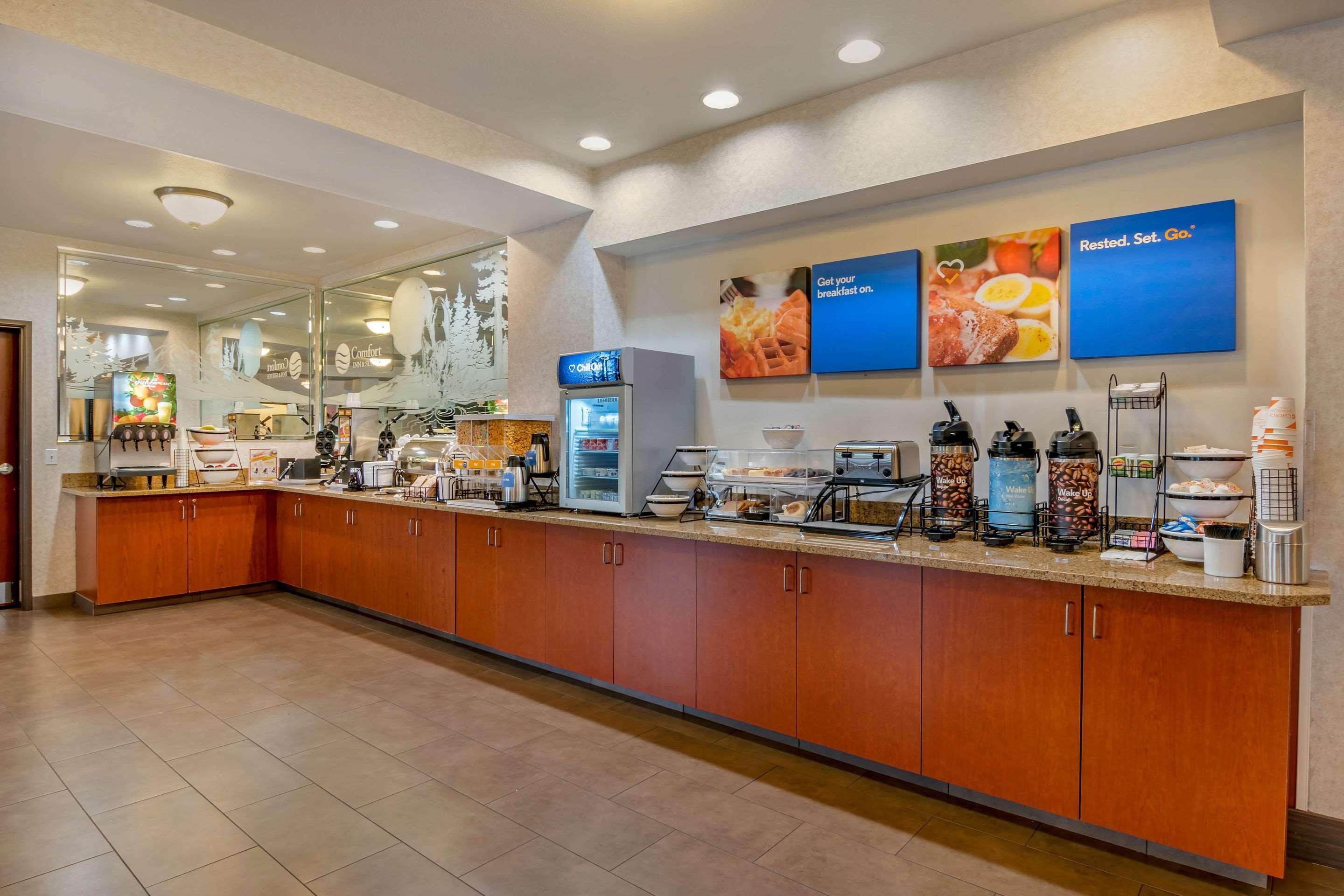 Comfort Inn & Suites Салем Екстериор снимка