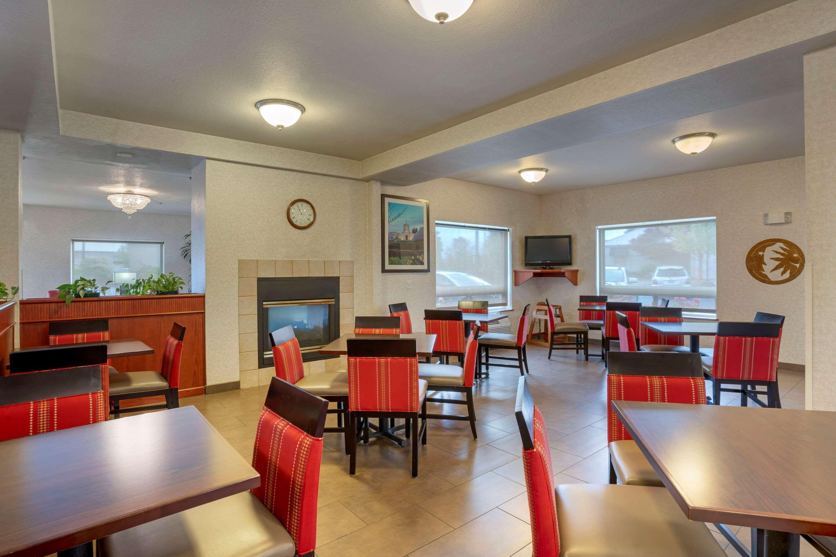 Comfort Inn & Suites Салем Екстериор снимка