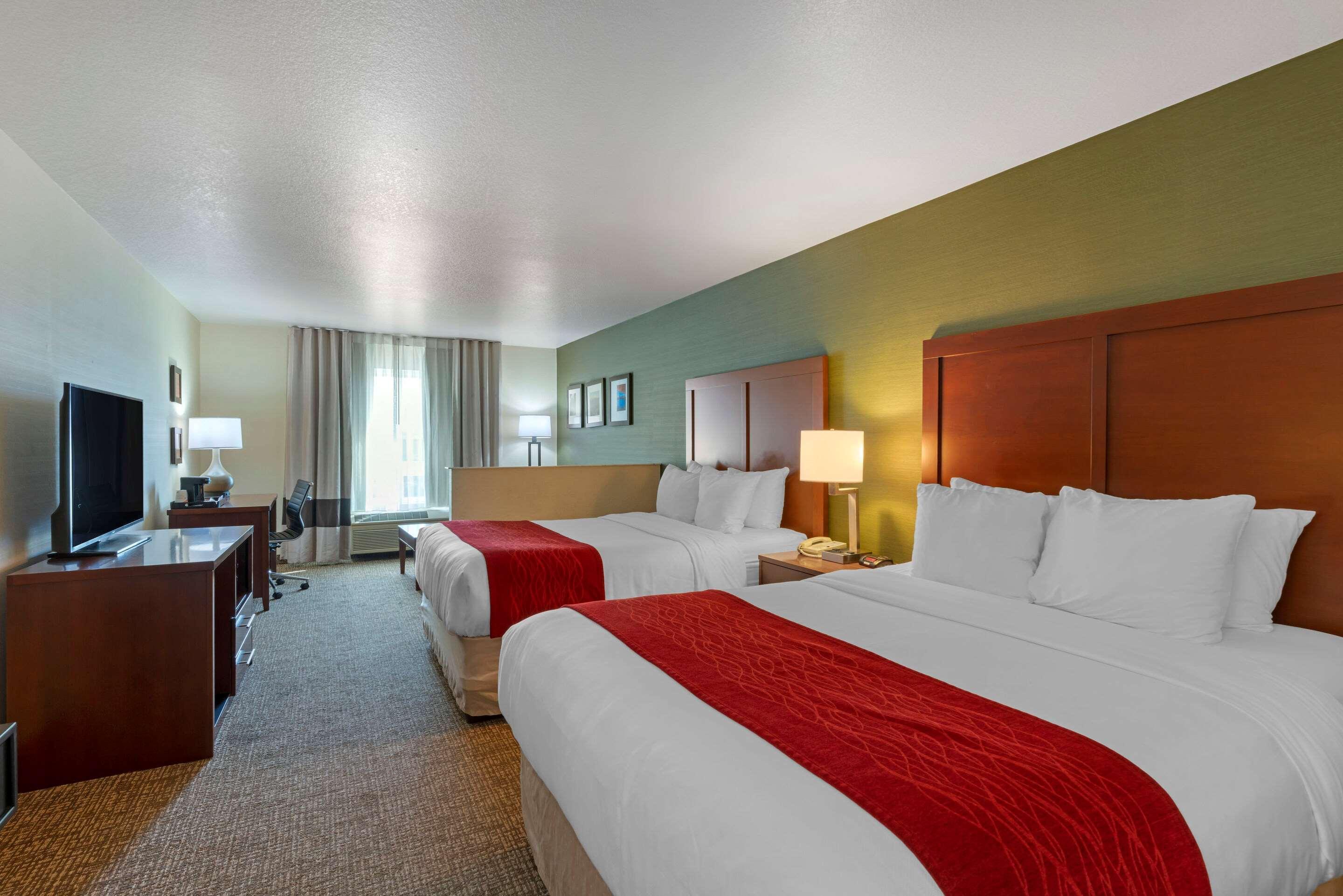 Comfort Inn & Suites Салем Екстериор снимка