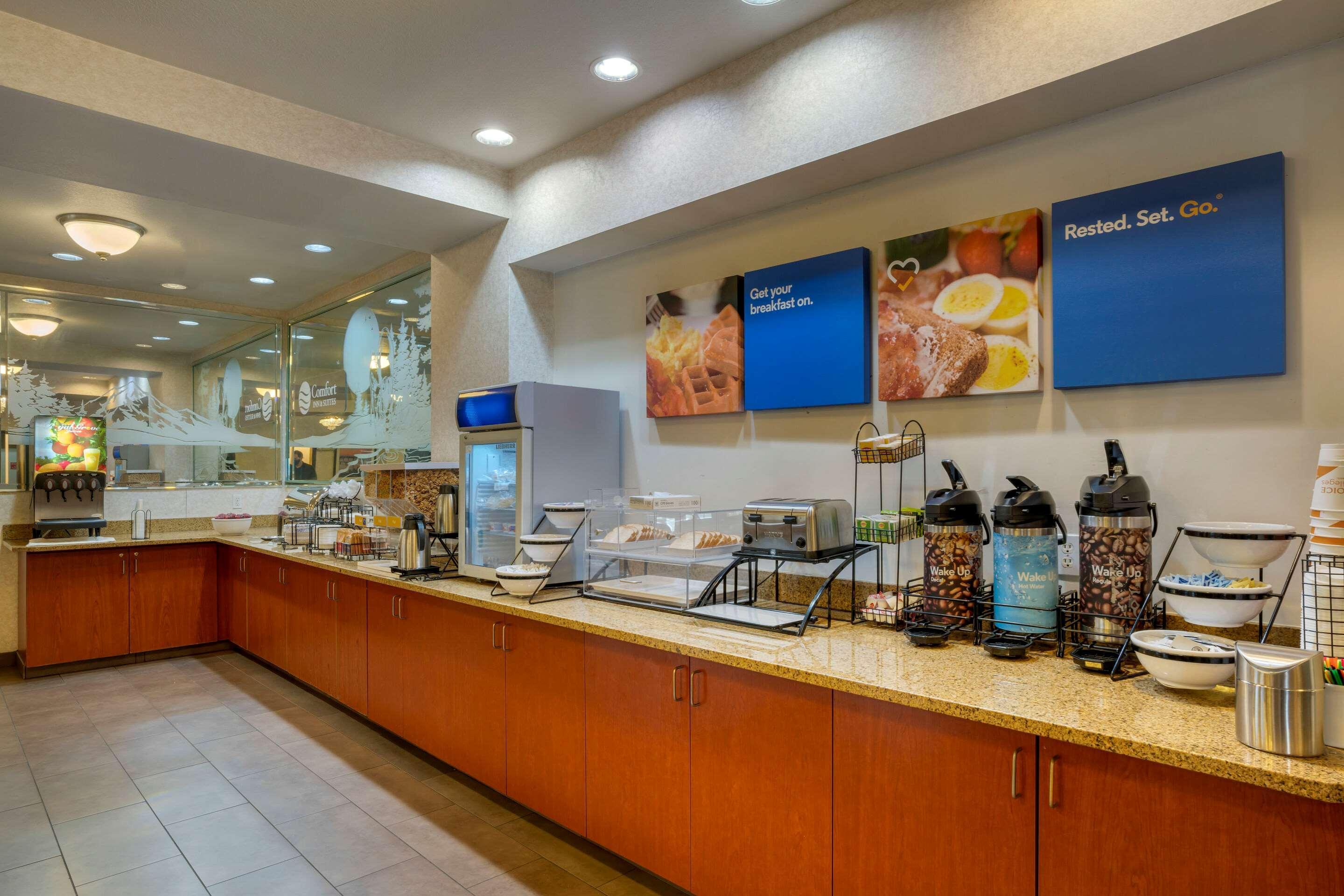 Comfort Inn & Suites Салем Екстериор снимка