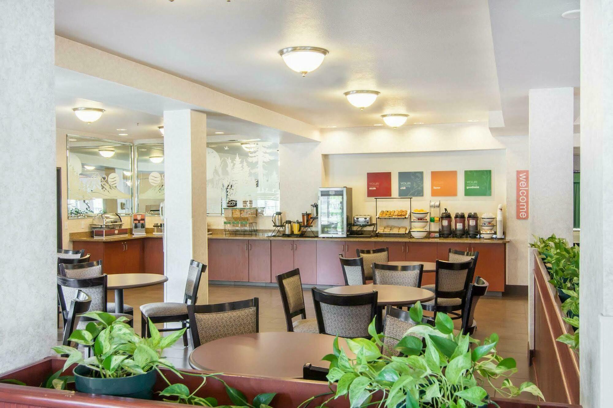 Comfort Inn & Suites Салем Екстериор снимка